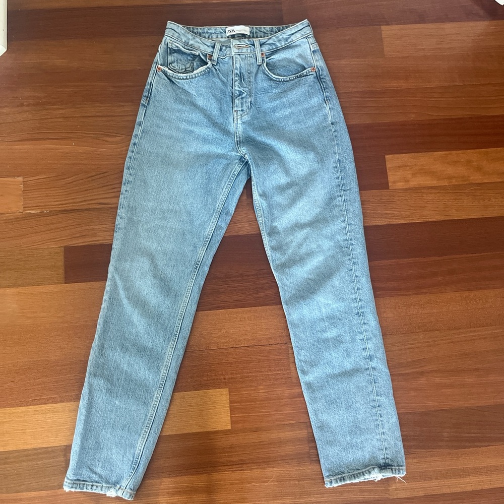 Zara Blue Straight Leg Jeans Timeless Style